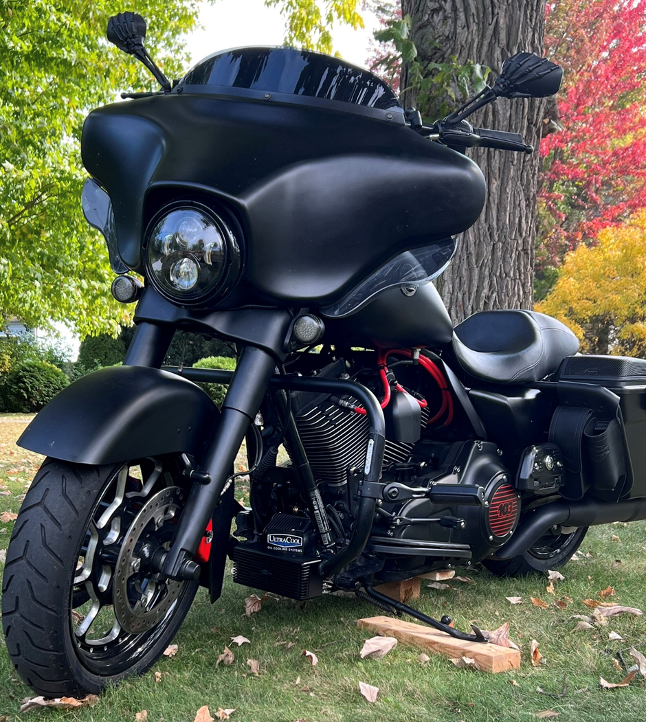 Front Mount Oil Cooler Tc Touring `09 16  Gloss Blk