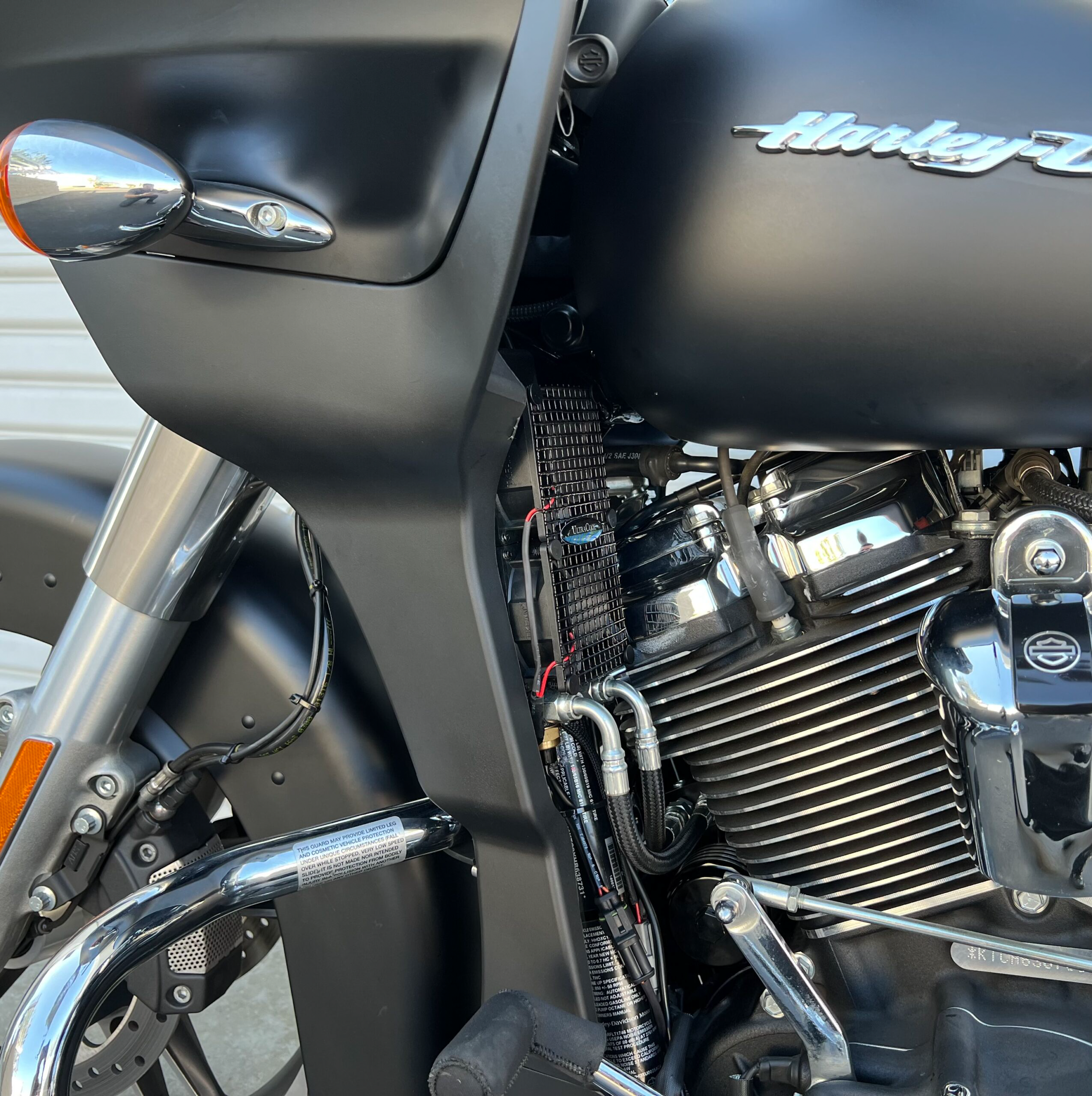 Oil Cooler M8 Touring `17 23 (Chopped Guard)