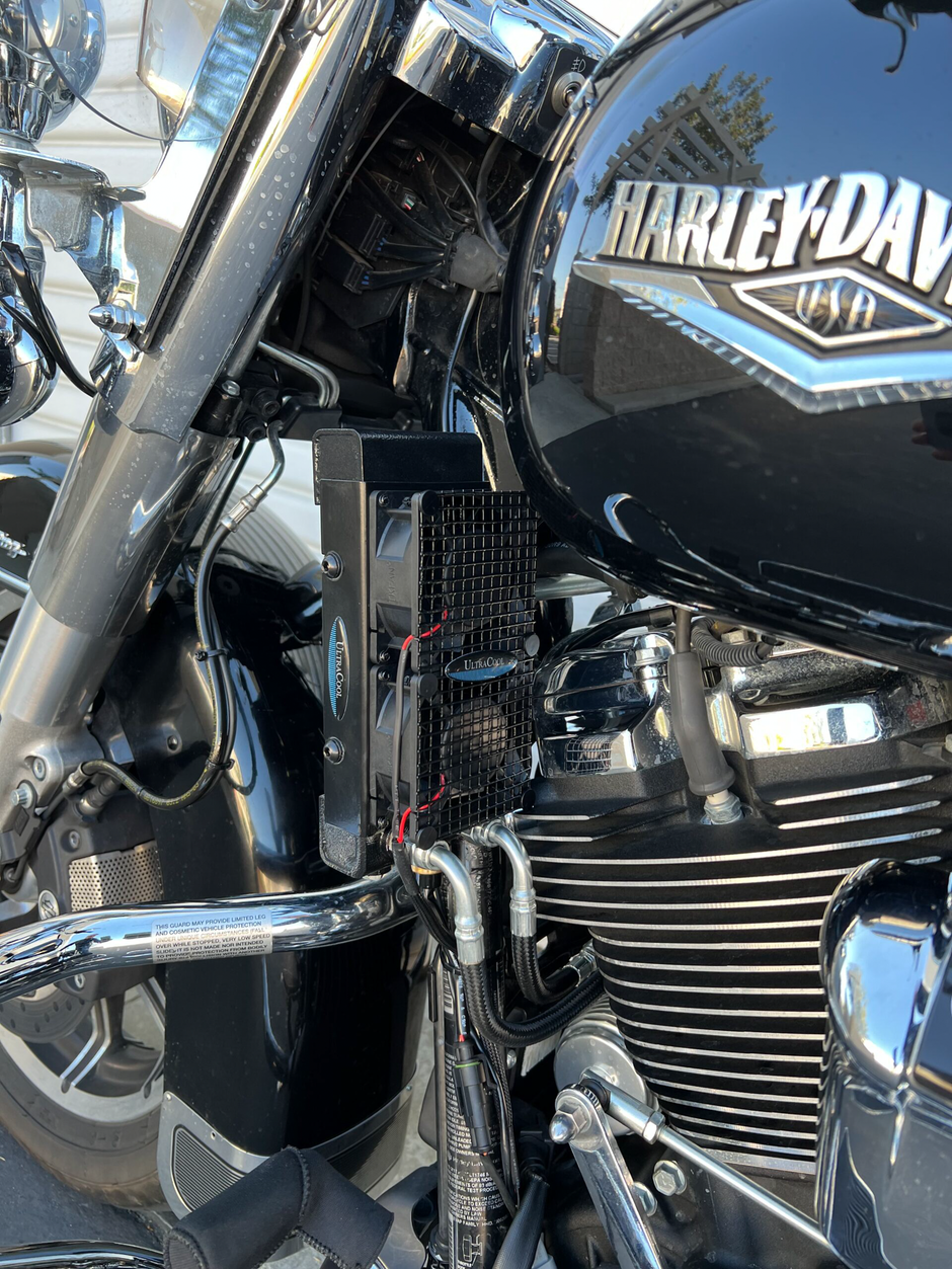 Oil Cooler M8 Touring `17 23 (Chopped Guard)